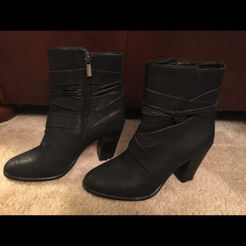 Vince Camuto black boots size 8
